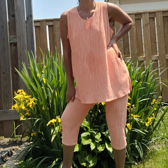 🤩 Vintage peachy orange pant and tank set! - Picture 5 of 8